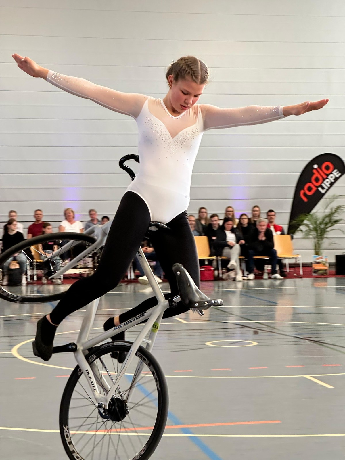 Antonia Blome bei einer Kunstrad-Kür